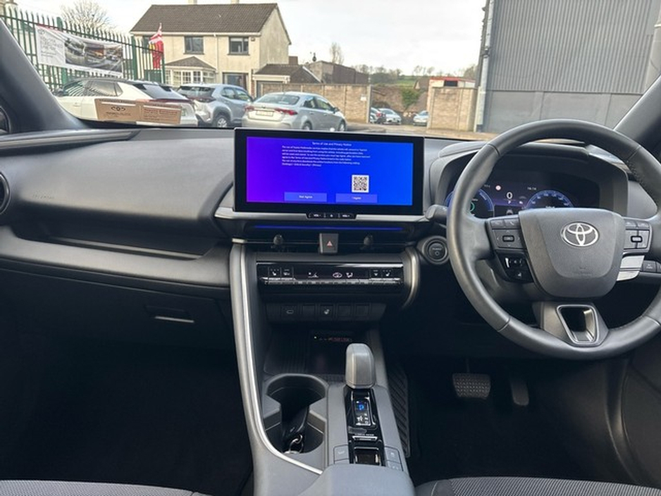 2025 Toyota C-HR - image 8