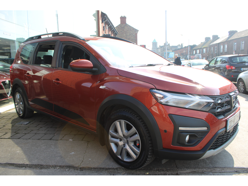 2022 Dacia Jogger - image 2