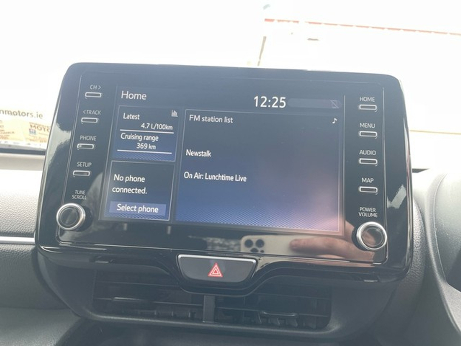 2022 Toyota Yaris Cross - image 15