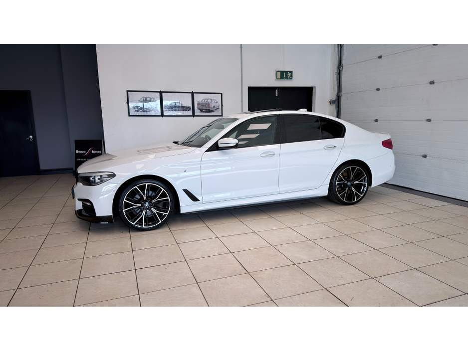 2018 BMW 5 Series - image 3