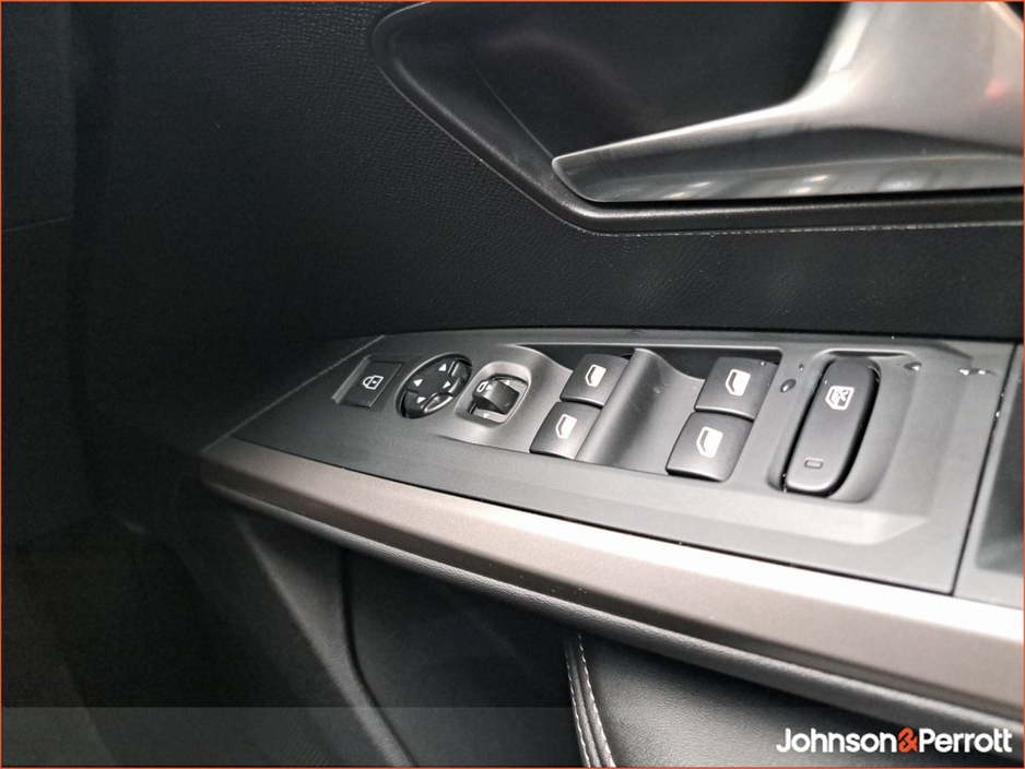 2025 Peugeot 3008 1.2 MHEV 145bhp eDCS6 Allure €40,900