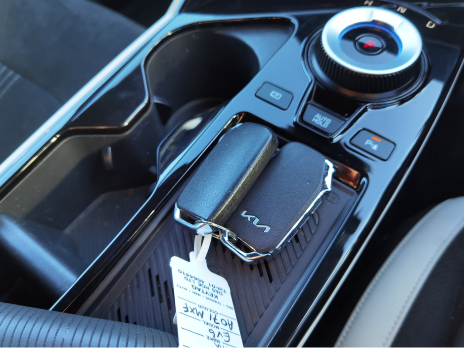 2022 Kia EV6 - image 21