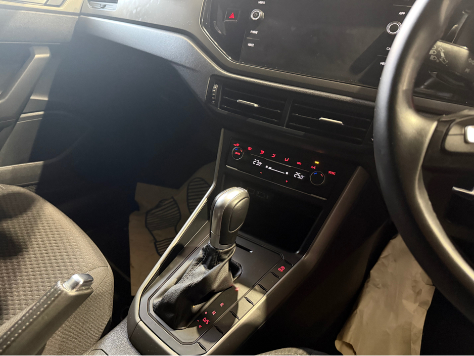 2019 Volkswagen Polo ABA-AWCHZ €16,499