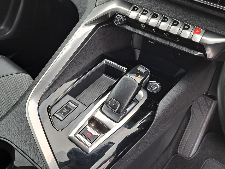 2023 Peugeot 3008 - image 24