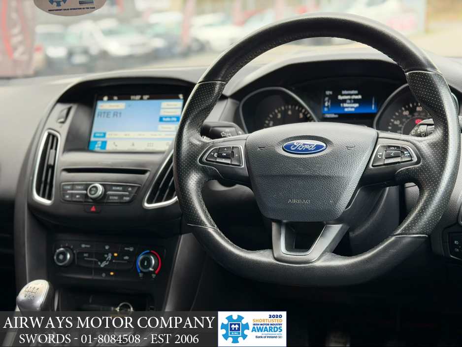 2018 Ford Focus - image 8