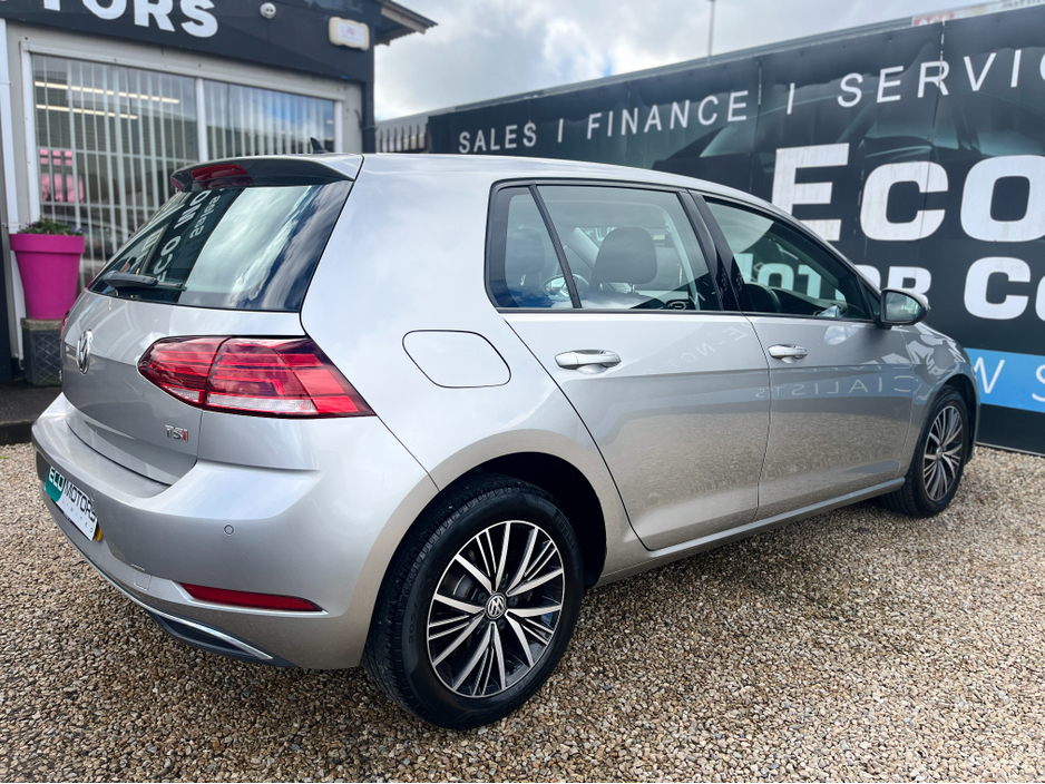 2017 Volkswagen Golf - image 6