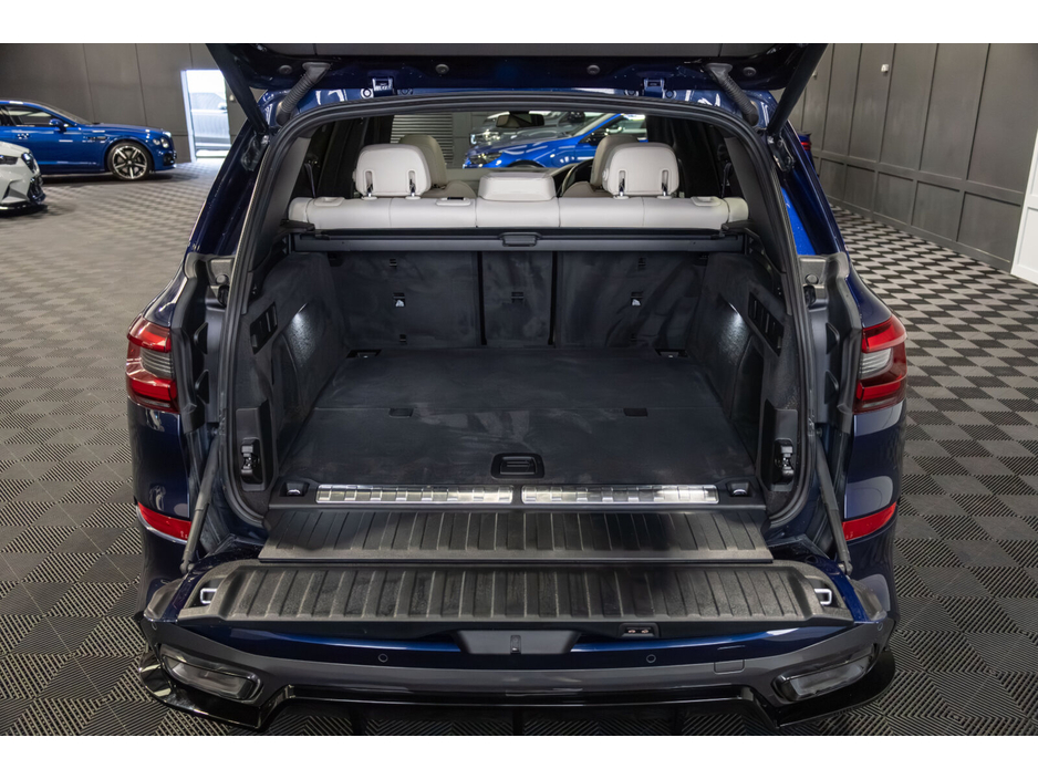 2021 BMW X5 - image 13
