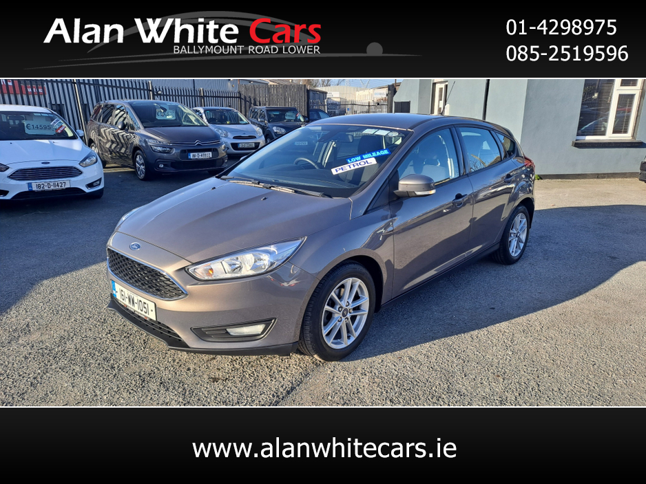 2016 Ford Focus - image 4