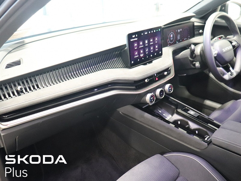 2025 Skoda Superb - image 26