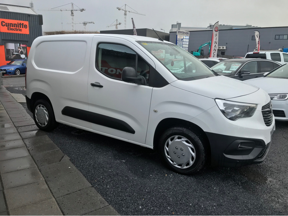 2020 Opel Combo L1H1-1.5 75PS 5 SP 5DR €11,750