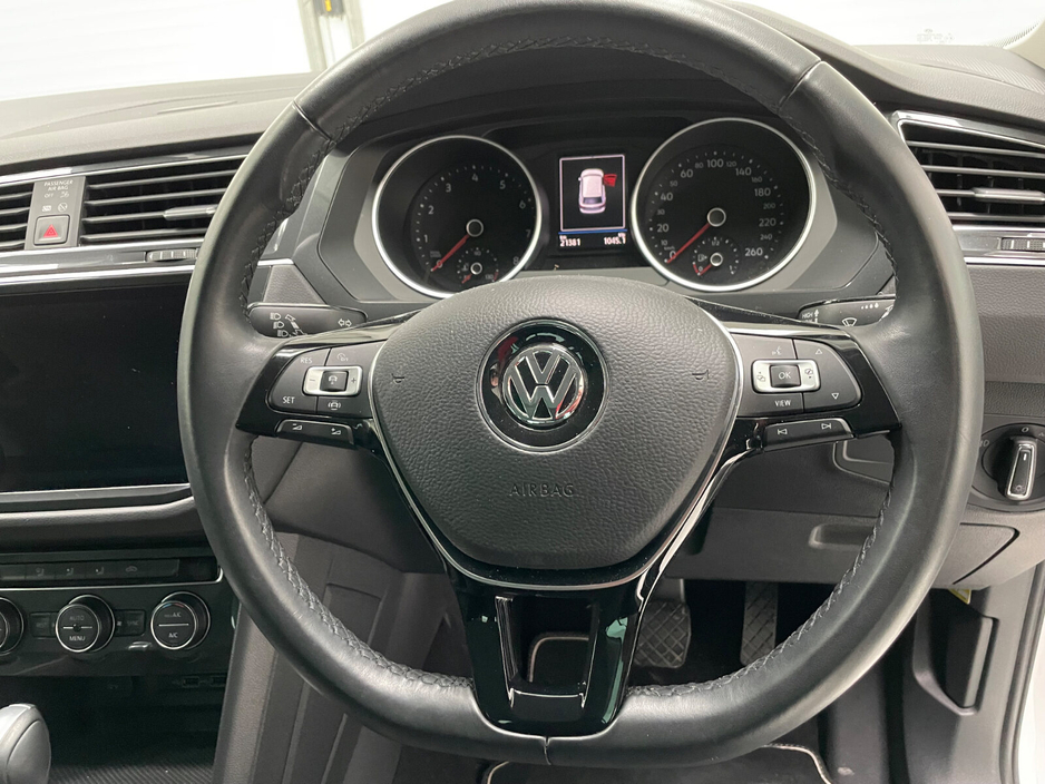 2020 Volkswagen Tiguan - image 11