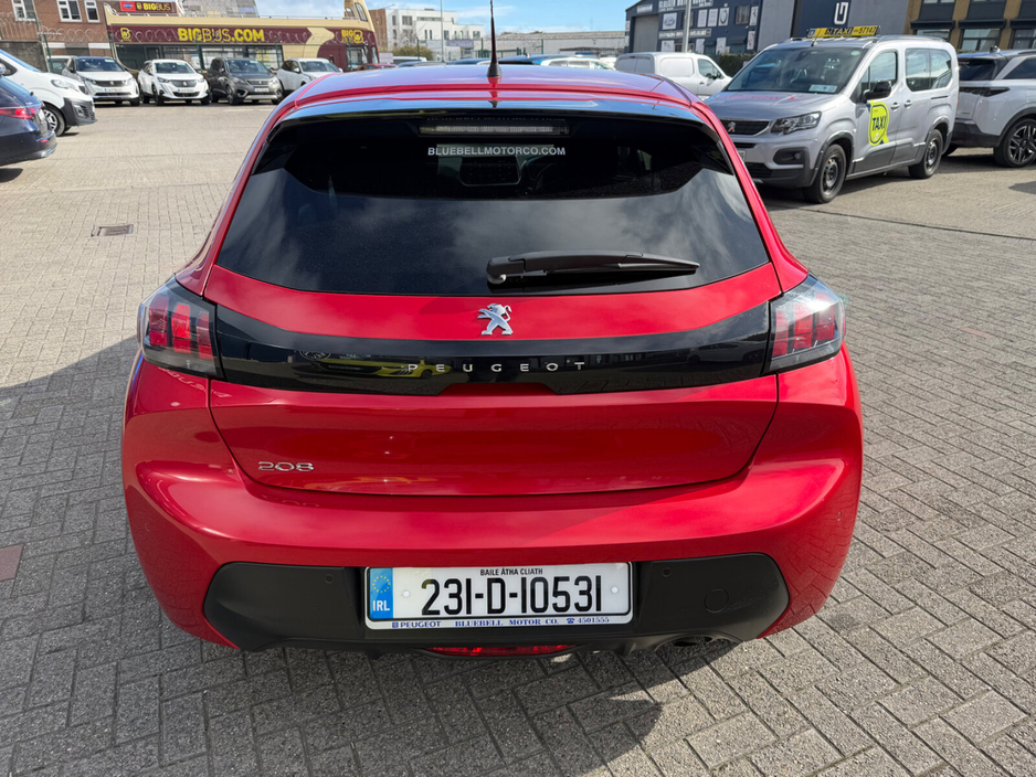 2023 Peugeot 208 - image 6
