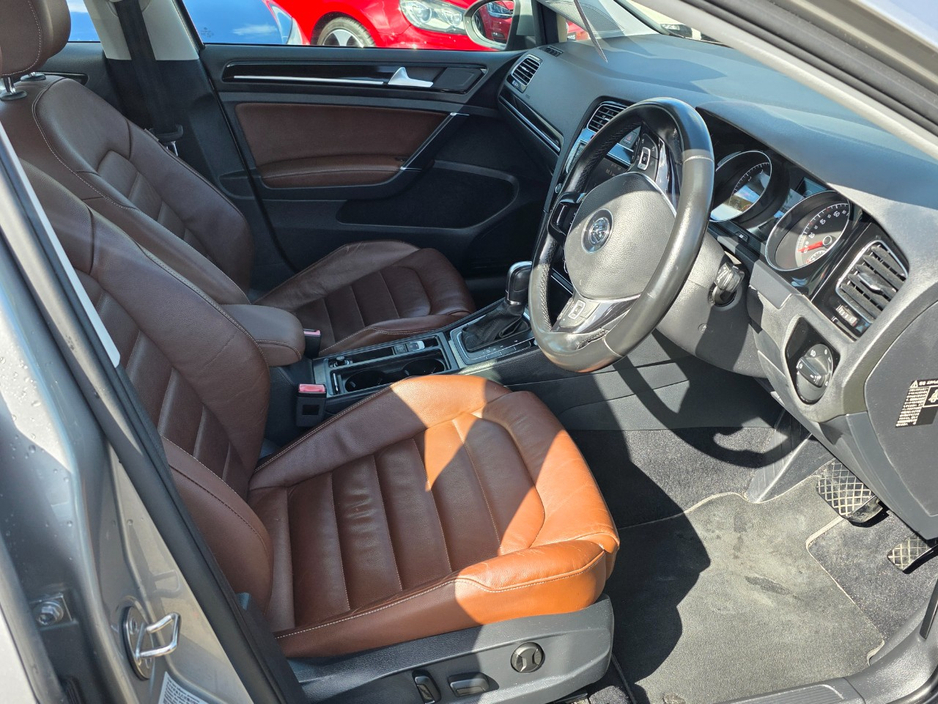 2016 Volkswagen Golf - image 12