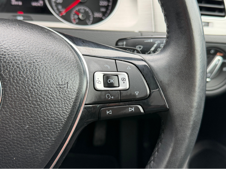2016 Volkswagen Golf - image 23