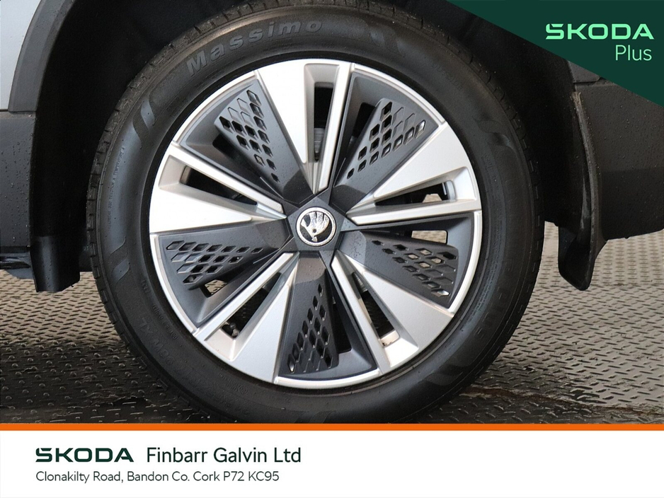 2023 Skoda Karoq - image 9