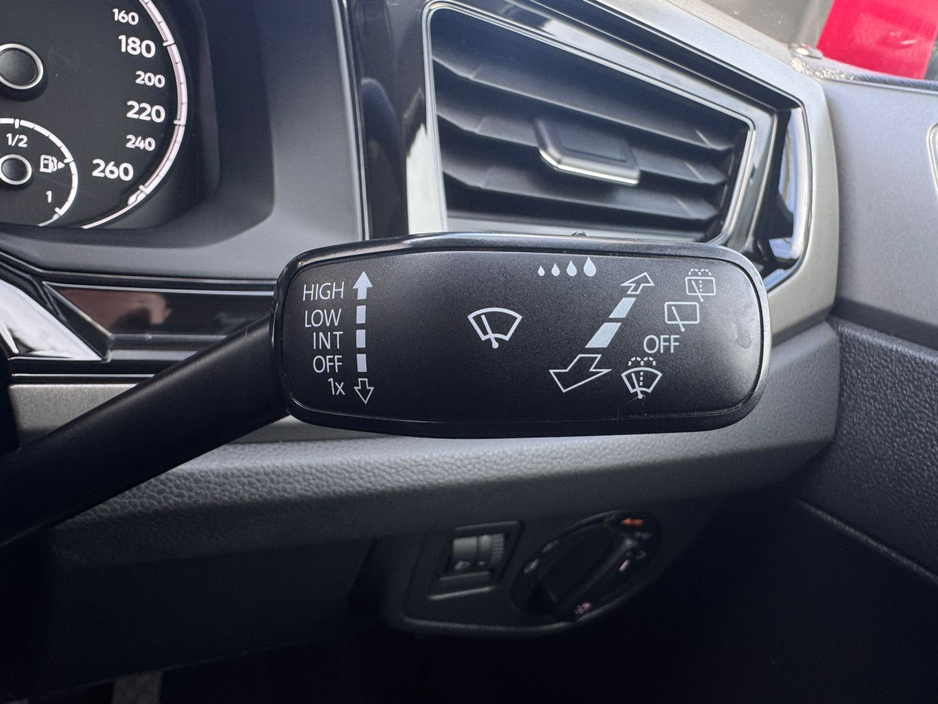 2018 Volkswagen Polo - image 29