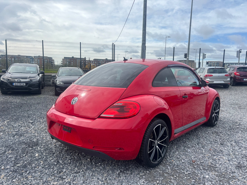 2016 Volkswagen Beetle - image 13