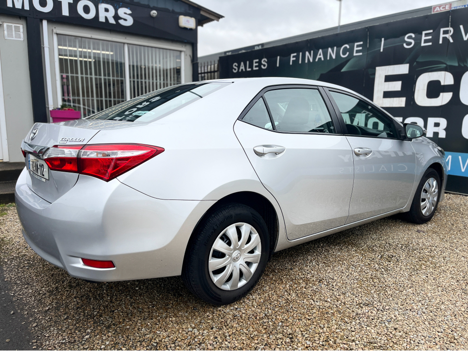 2014 Toyota Corolla - image 6