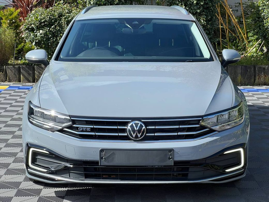 2022 Volkswagen Passat - image 14