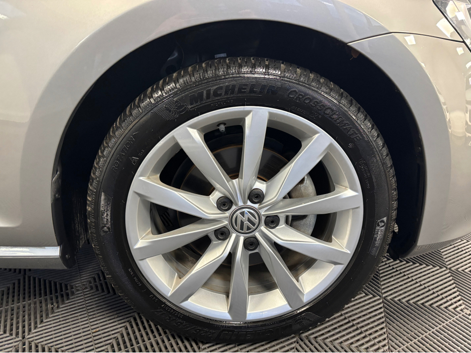 2016 Volkswagen Golf - image 8