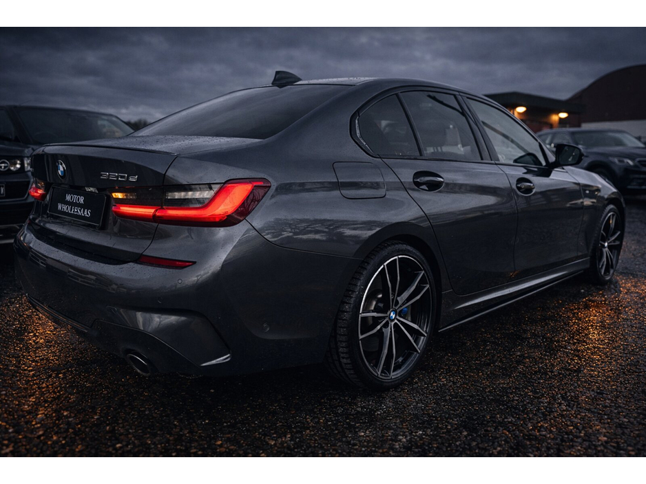 2020 BMW 3 Series - image 2