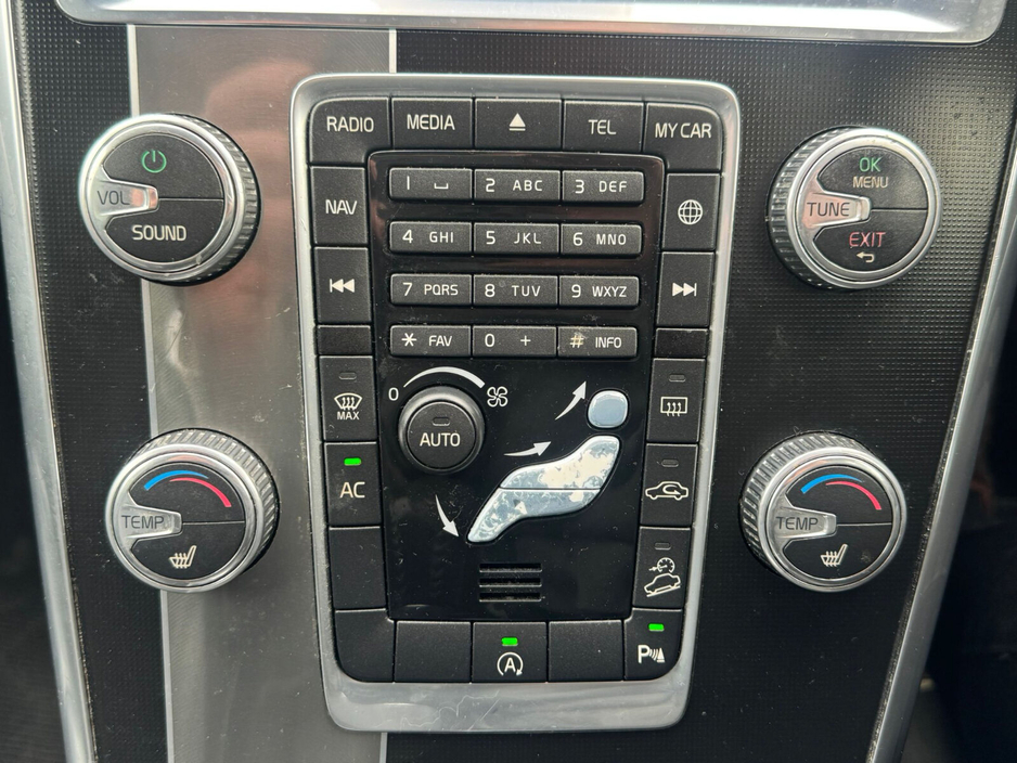 2015 Volvo XC60 - image 13