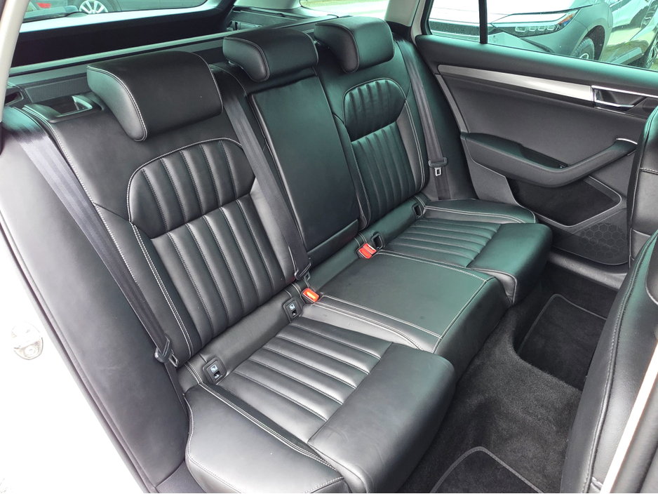 2020 Skoda Superb - image 15