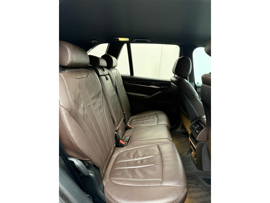 2017 BMW X5 - image 8