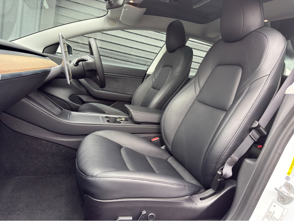 2021 Tesla Model 3 - image 8