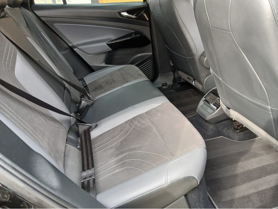 2023 Volkswagen ID.4 PRO 128 KW LIFE DX 77KWH 174BHP 5 €26,950