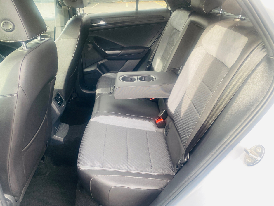 2020 Volkswagen T-Roc - image 22