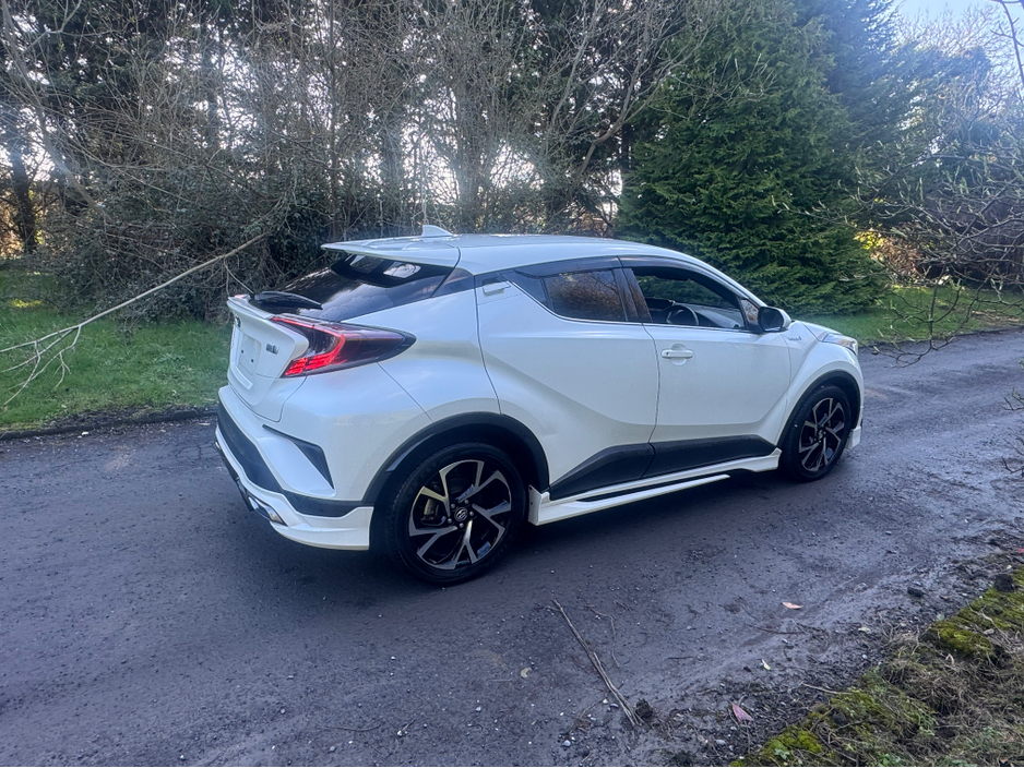 2018 Toyota C-HR - image 4