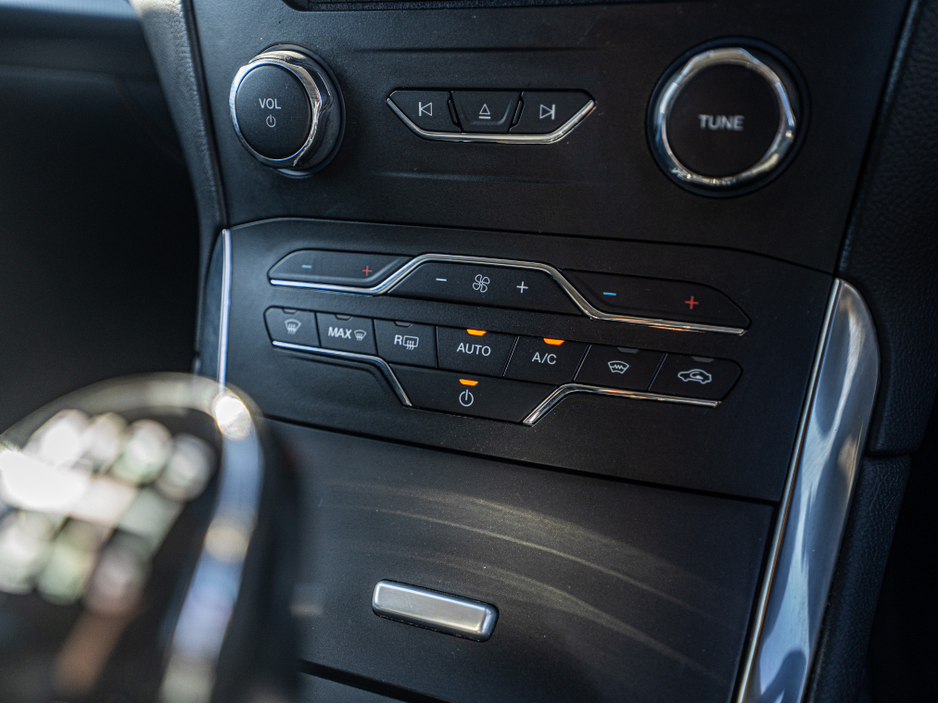 2016 Ford S-Max - image 30