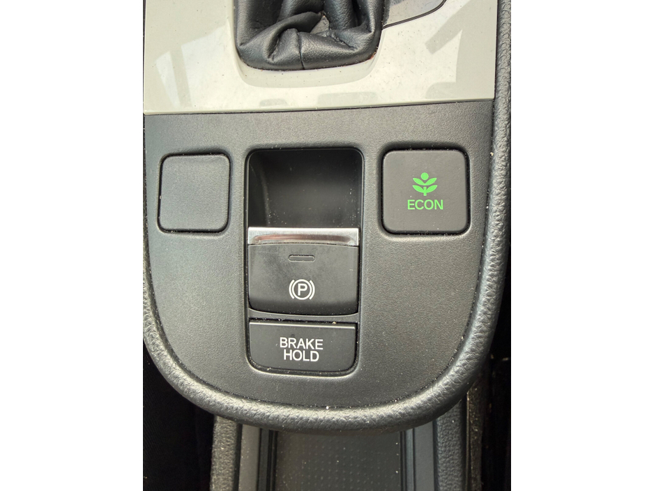 2022 Honda Fit - image 16