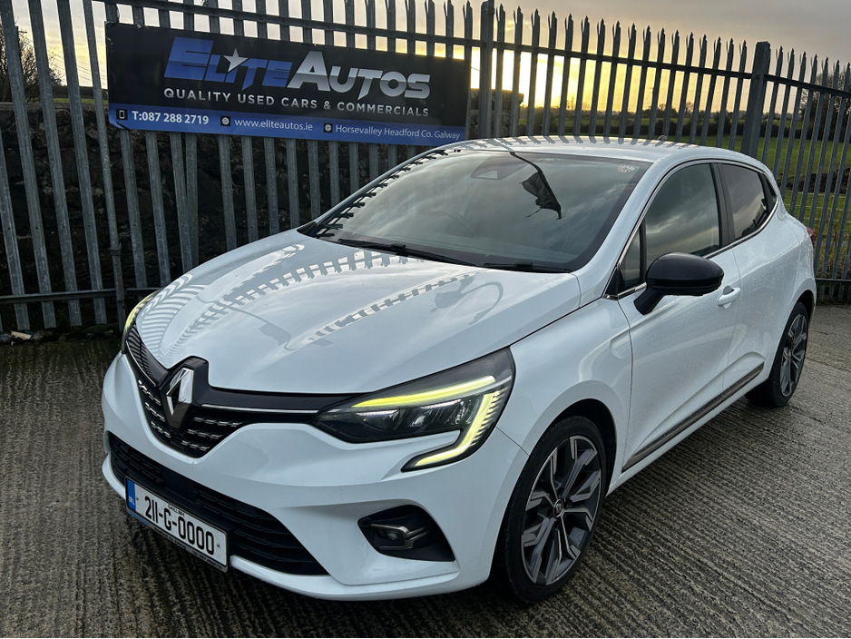 2021 Renault Clio High spec automatic 1.2 €17,995