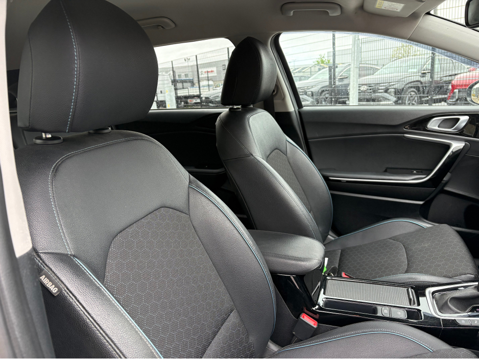2022 Kia Ceed - image 15