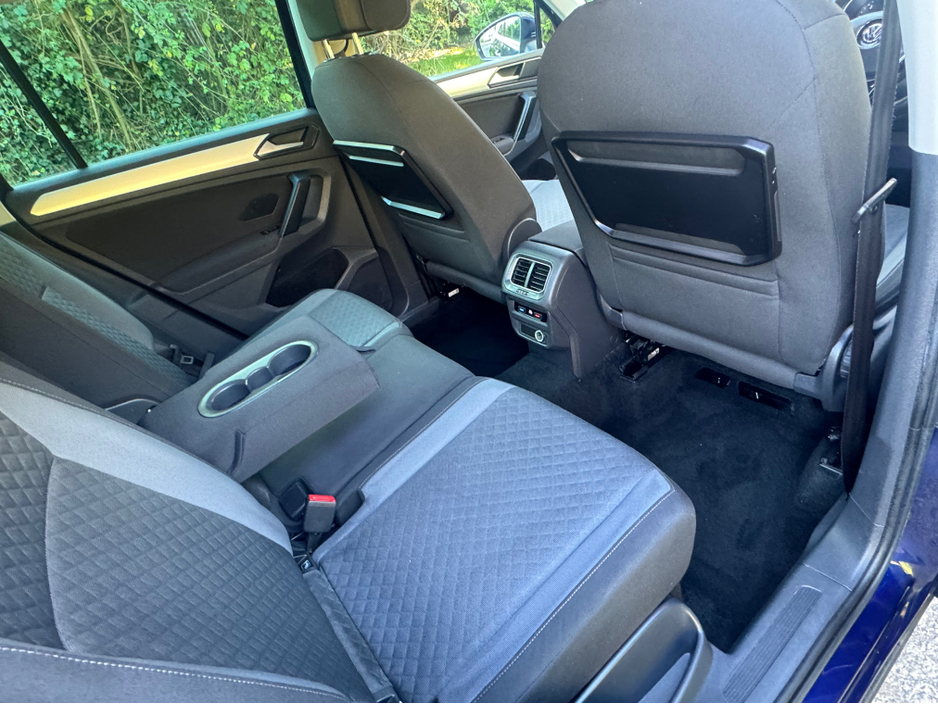 2017 Volkswagen Tiguan - image 8