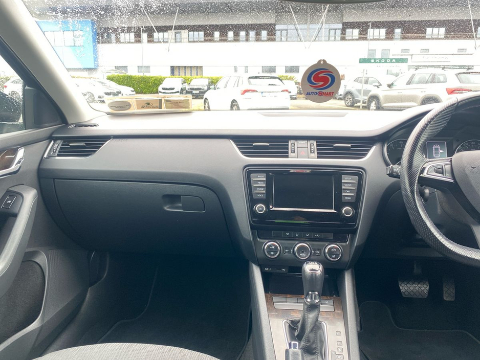 2017 Skoda Octavia - image 8