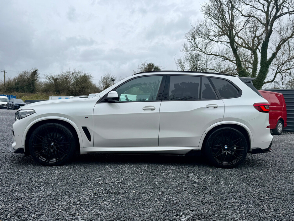 2019 BMW X5 - image 4