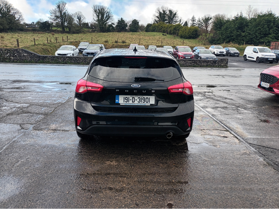 2019 Ford Focus - image 7