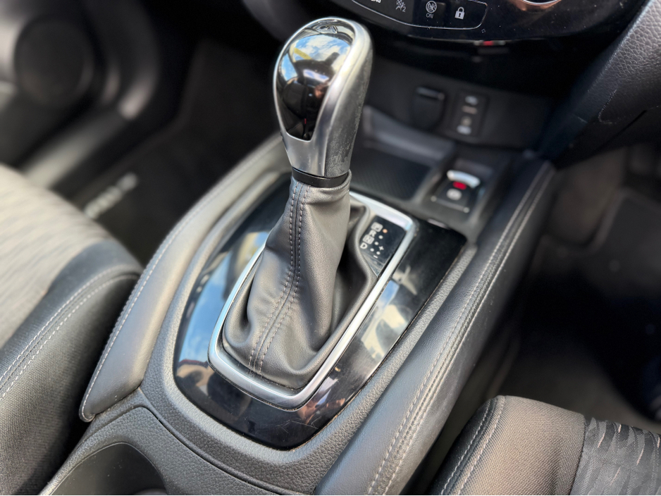 2020 Nissan X-Trail - image 26