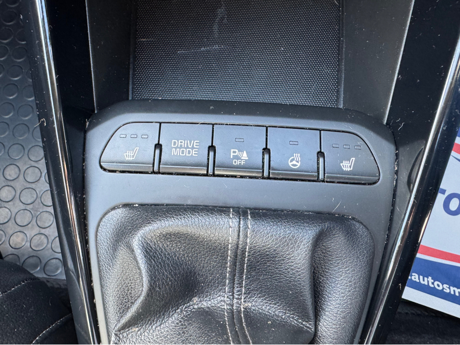 2021 Kia Rio - image 10