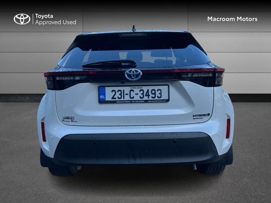 2023 Toyota Yaris Cross - image 4