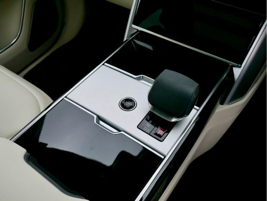 2025 Land Rover Range Rover - image 29