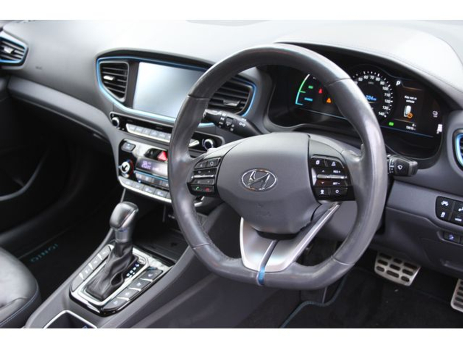 2018 Hyundai Ioniq PREMIUM SE Plug In hybrid €15,950