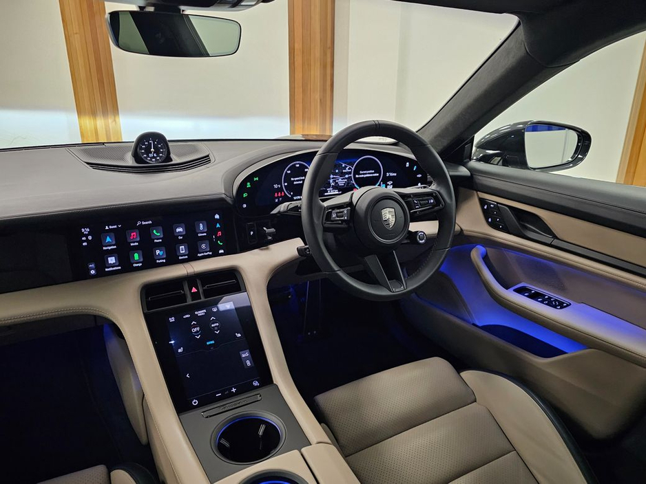 2025 Porsche Taycan - image 10