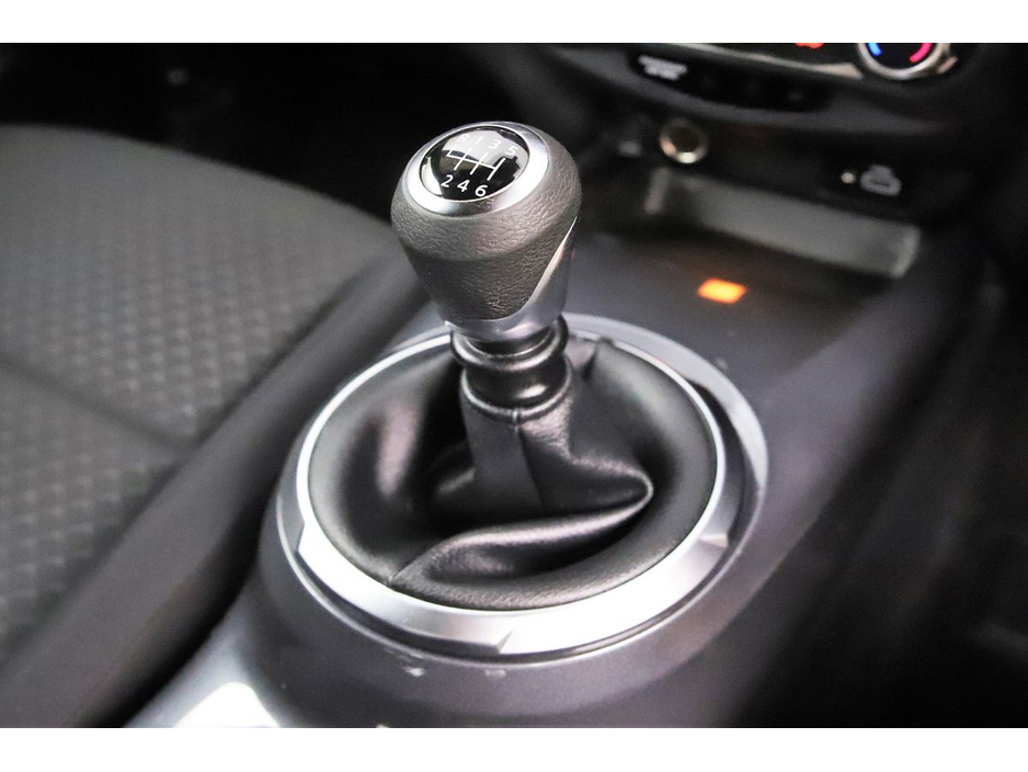 2020 Nissan Juke - image 18