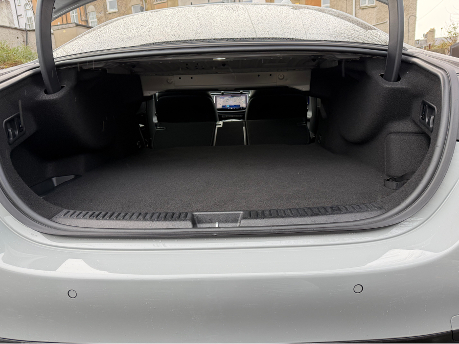 2024 Mercedes-Benz E Class STUNNING LOOKING URBAN EDITION HYBRID PHEV//STUNNING IN ALPINE GREY//VERY LOW MILEAGE//SIMI AND AA DEALER €66,950