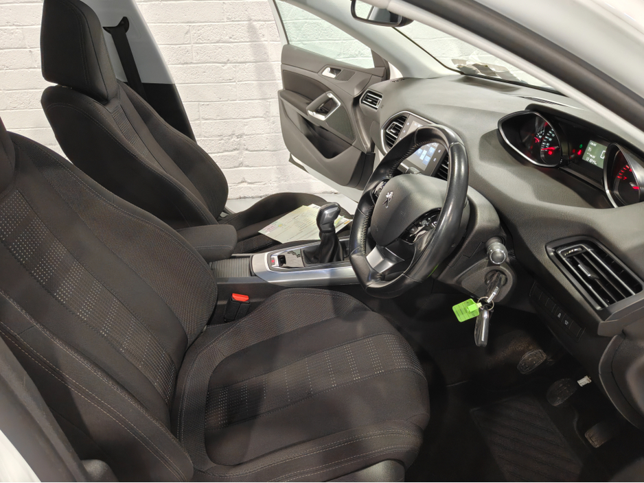 2016 Peugeot 308 ALLURE 1.2 110 4DR €8,750