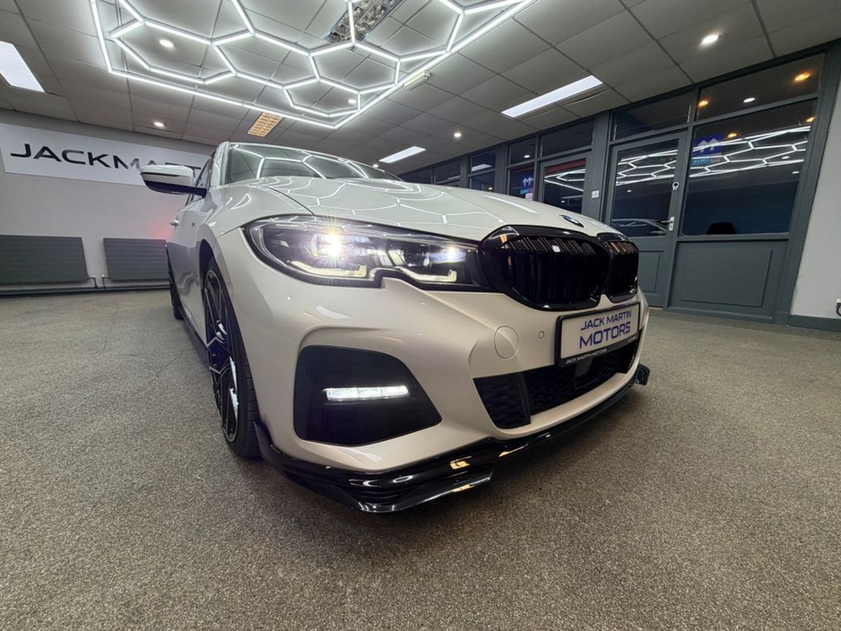 2019 BMW 3 Series - image 7